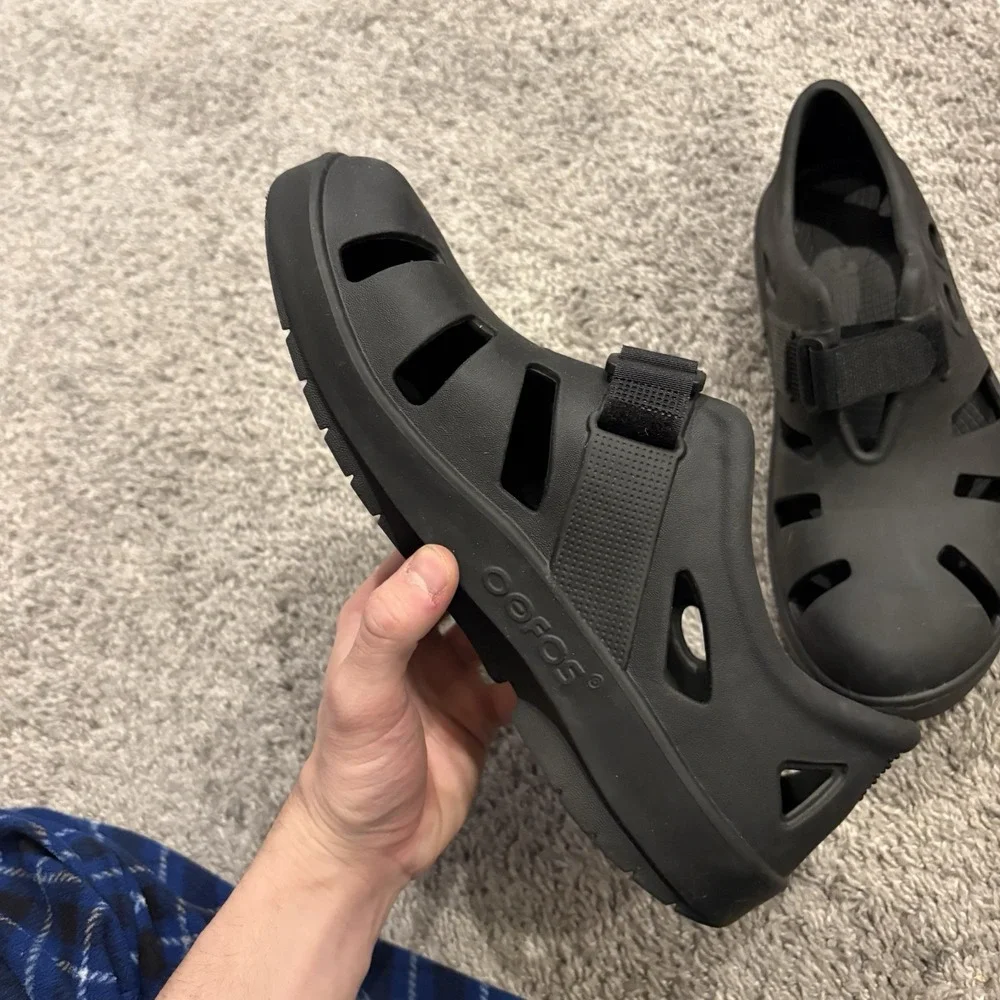 Oofos Oocandoo Black Royal Recovery Sandals Men's Size 10 Adjustable Strap NICE